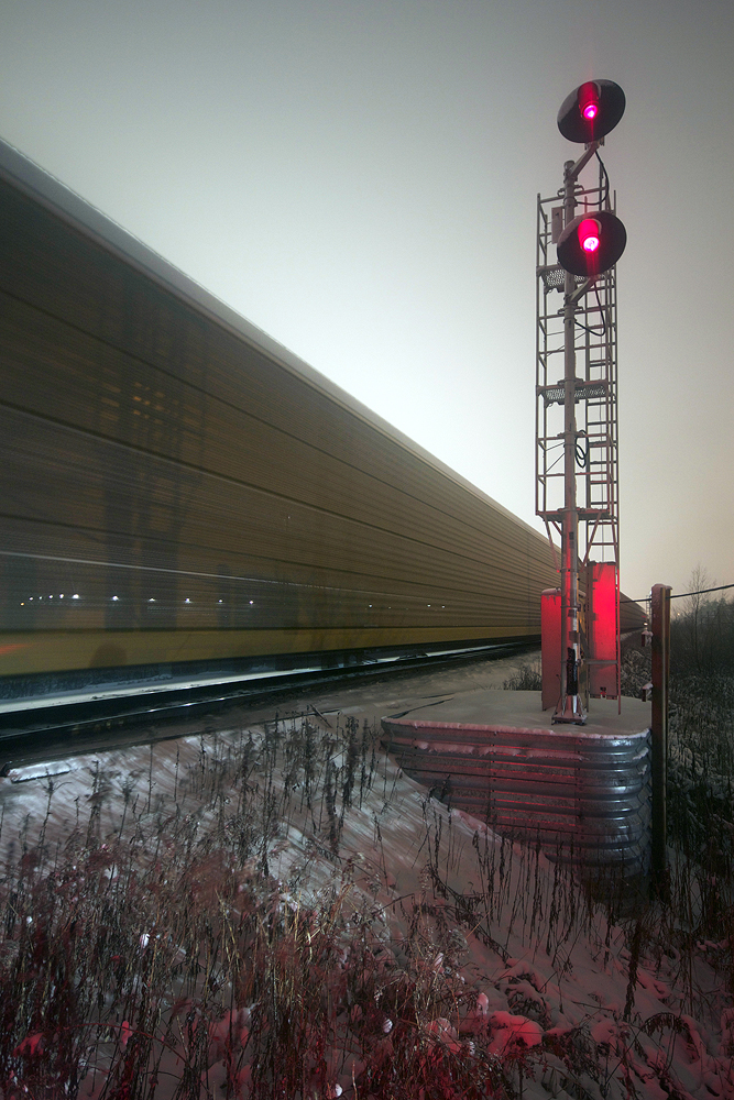 Hot on 221\'s tail, CP T18, the Honda Job (or \"Spence turn\") knocks down a clear to stop signal at the south switch Bolton..