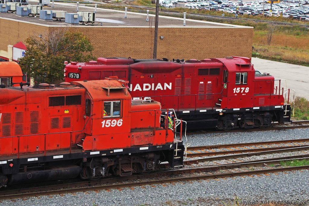 2 yard jobs of different paints push and pull at Agincourt Yard.