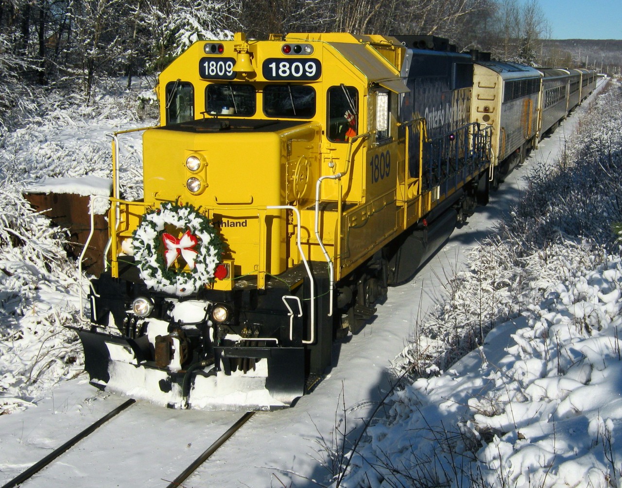 ONR 698 #1809 pulling the Northlander consist at mile 1 of the temagami sub.
