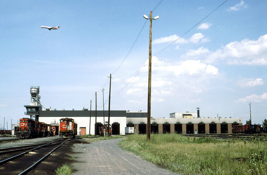 It,s quiet on this hot Sunday at Taschereau yard diesel shop.
