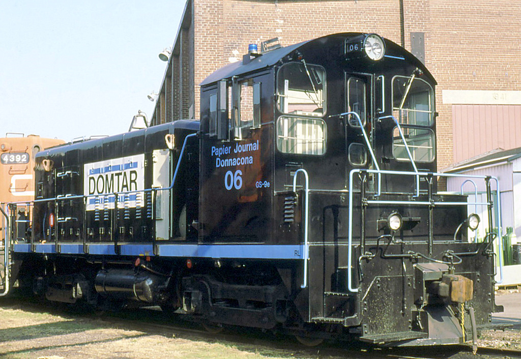 Domtar 06 was rebuilt from CN Sw900 7952.