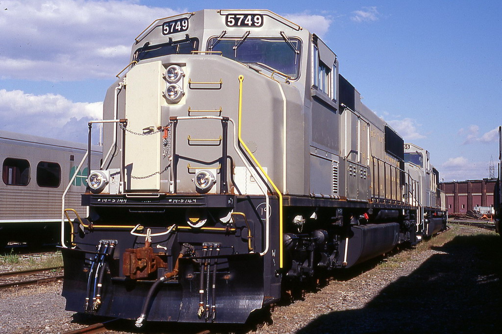 In 1997,EMD was so overloaded with work that they contracted out their paint jobs to the PSC shops,this is CN 5749.