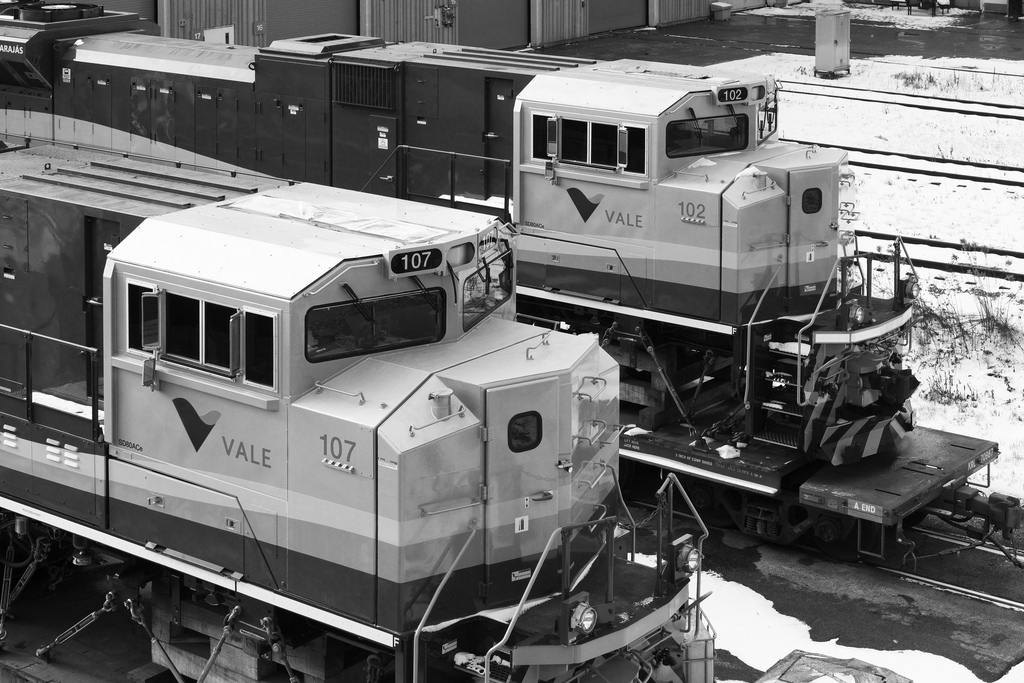 VALE SD80\'s awaiting final touches outside CRCR.