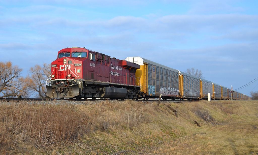 CP 8880 leads CP 249 solo on its way towards Windsor as it passes the hotbox detector at mp 73.6