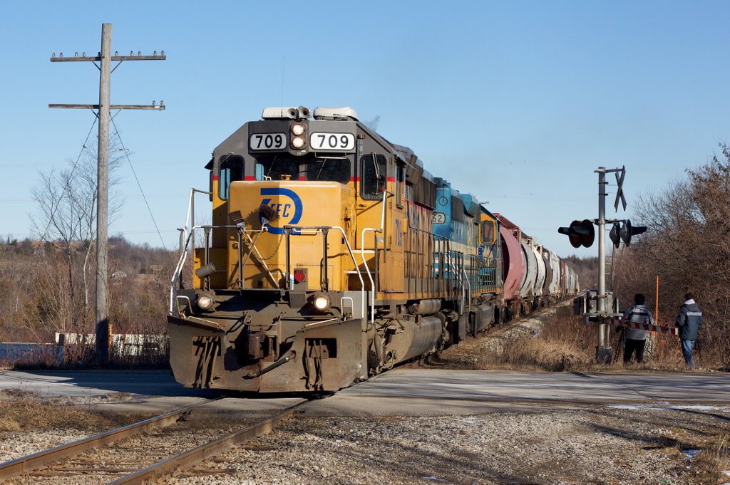 FEC 709 crests the grade out of Limehouse, Ontario with a short 431 for Stratford