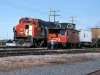 CN 206 and 207 meet.