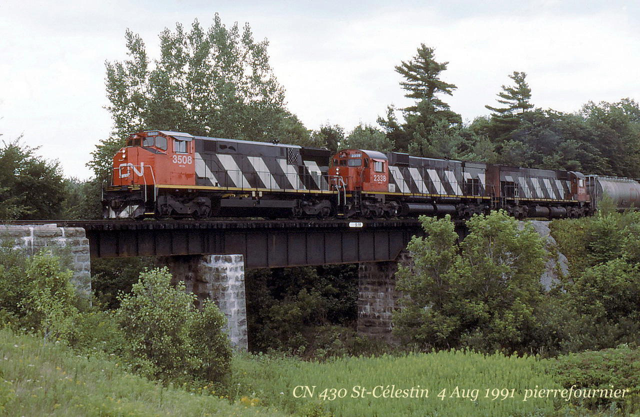CN 430 from Mtl to Bécancour.