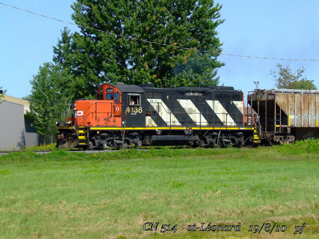 CN 514 back westward with its MTs.