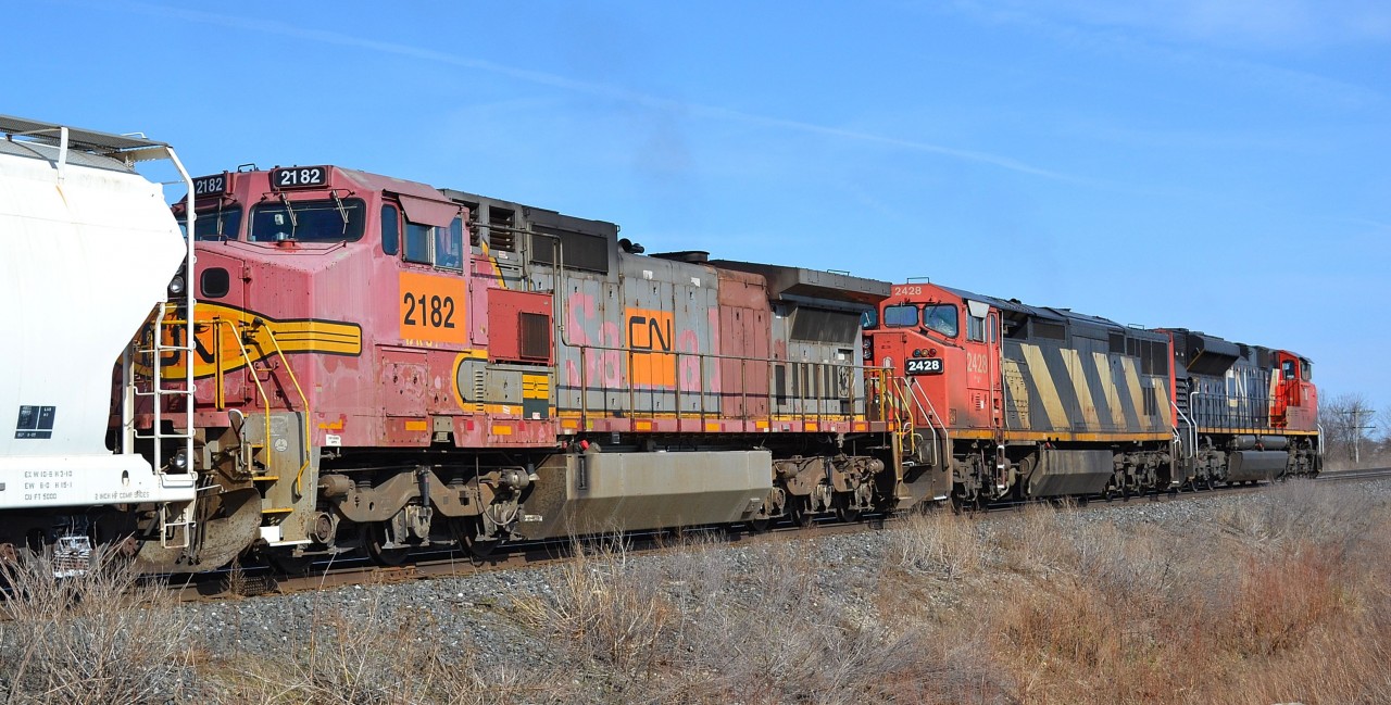 CN 2182, still sporting most of its old Santa Fe paint, trails on CN 330 out of Sarnia.