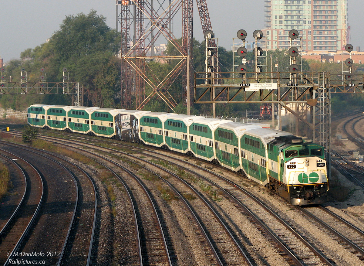GO 520, the first F59PH built and class unit of the fleet, pushes equipment move #E456 out of the USRC at Bathurst Street and back to Willowbrook yard after morning rush hour service. After retiring from GO, 520 was sold to RB Leasing where she continues to shuttle passengers around Quebec for VIA, as RBRX 18520.