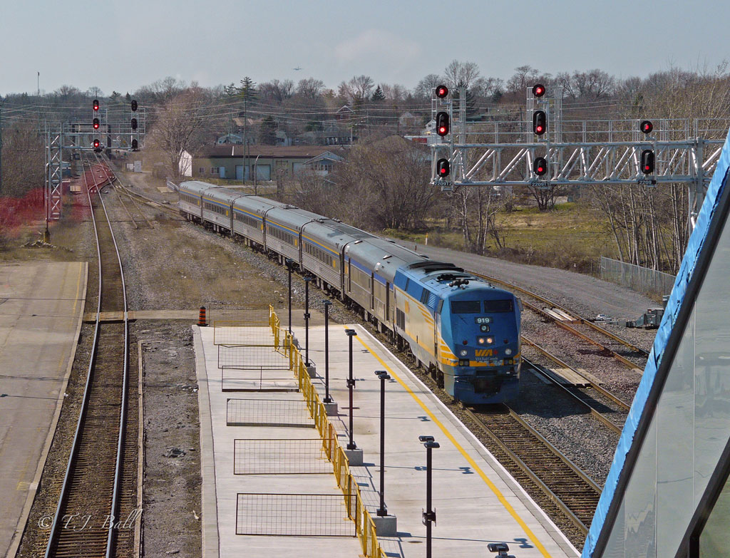 VIA 60 arriving Belleville.  Shot from the new overhead walkway that was opened that day.