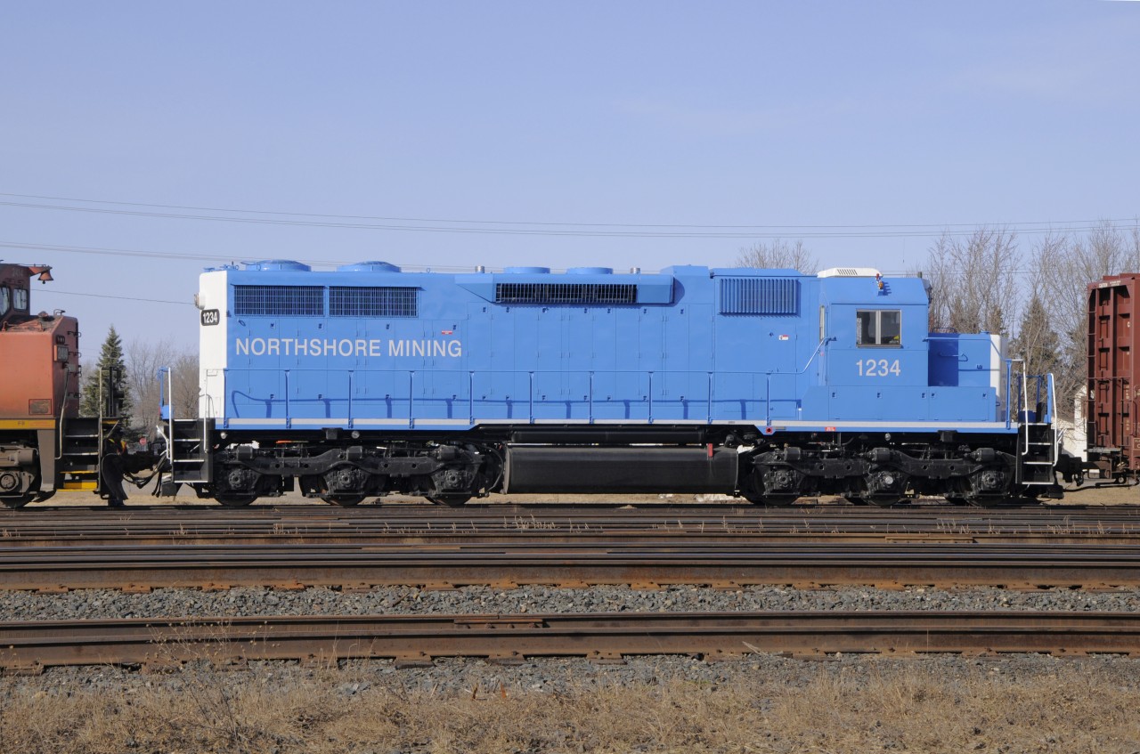 On train 347  North Shore Mining SD28-3  some people may call it a SD38-3.  These were the last locomotives to use the 567 prime mover