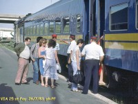 Boarding VIA 25 souvenirs of conductors on passenger trains. 