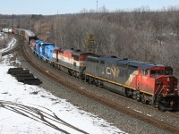 CN 148 with CN 2447, BCOL 4620, CEFX 2003, GMTX 2672 rolls off the Dundas Sub at Bayview.