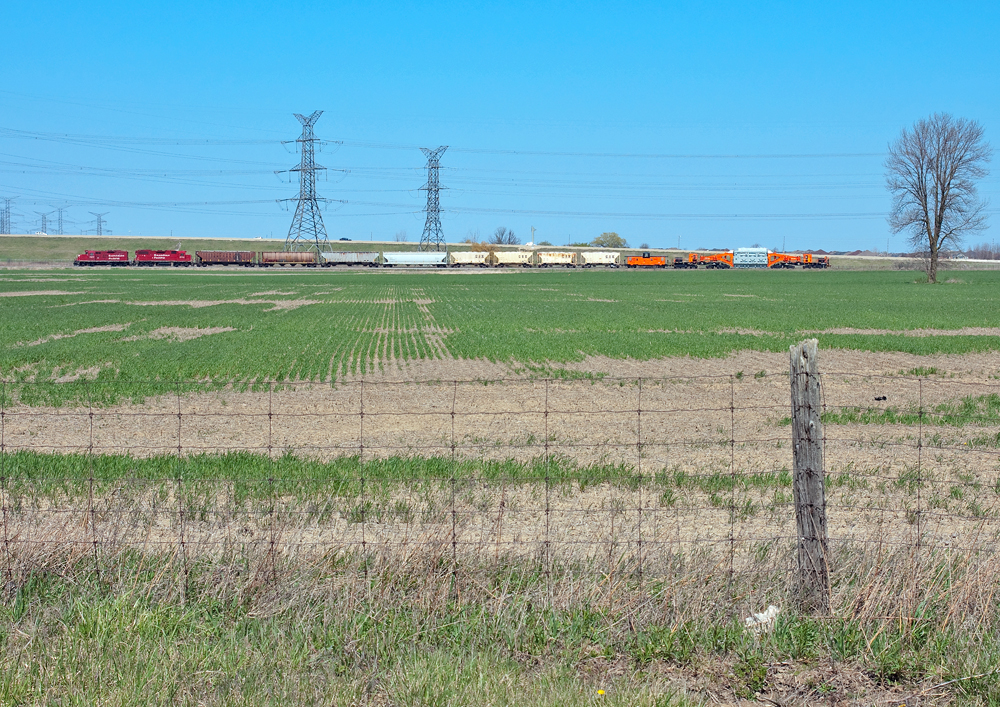 After re-arranging the caboose at the Expressway yard, the hydro one dimensional train begins the 5 MPH trek south.