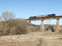 CN light power over the Humber...LHF to boot!