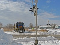 An extra GEXR 580 approaches the crossing at Alma St. heading north on the Guelph North Spur.