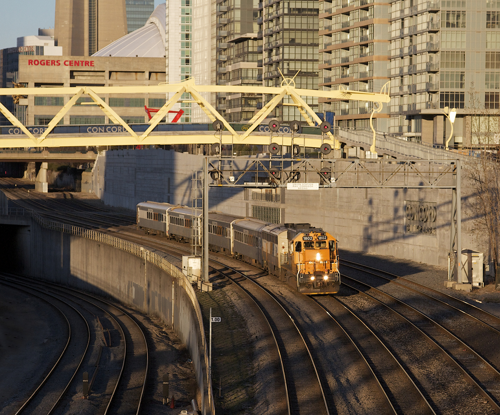 ONR 1802 deadheads back to Mimico in last evening light