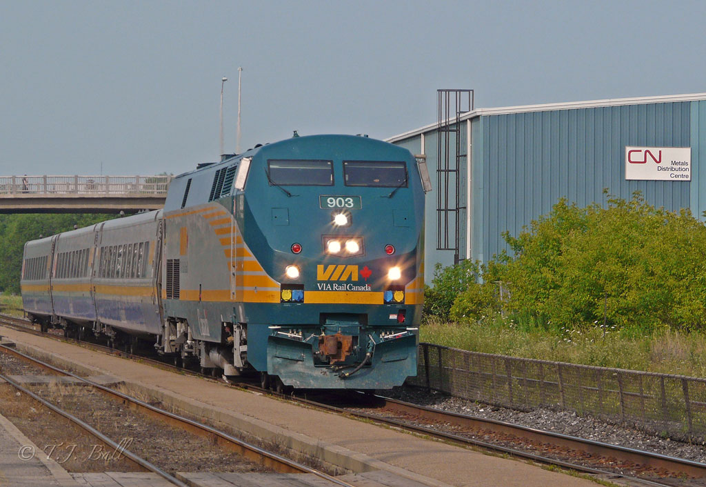 VIA 65 flies through Brockville nonstop on the south track.