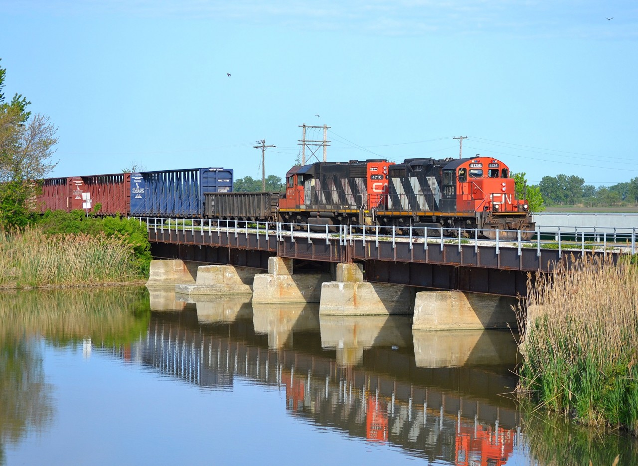 CN 438 makes its daily trip from Windsor to London and crosses the bridge at jeannettes Creek.