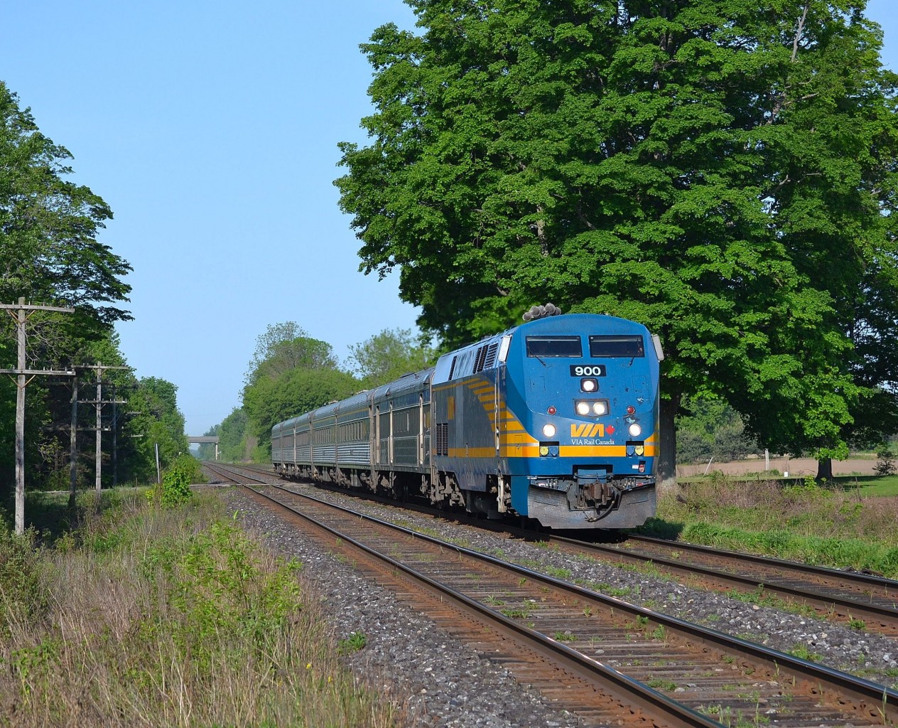 VIA 70 led by 900, heads eastbound after just departing Woodstock.