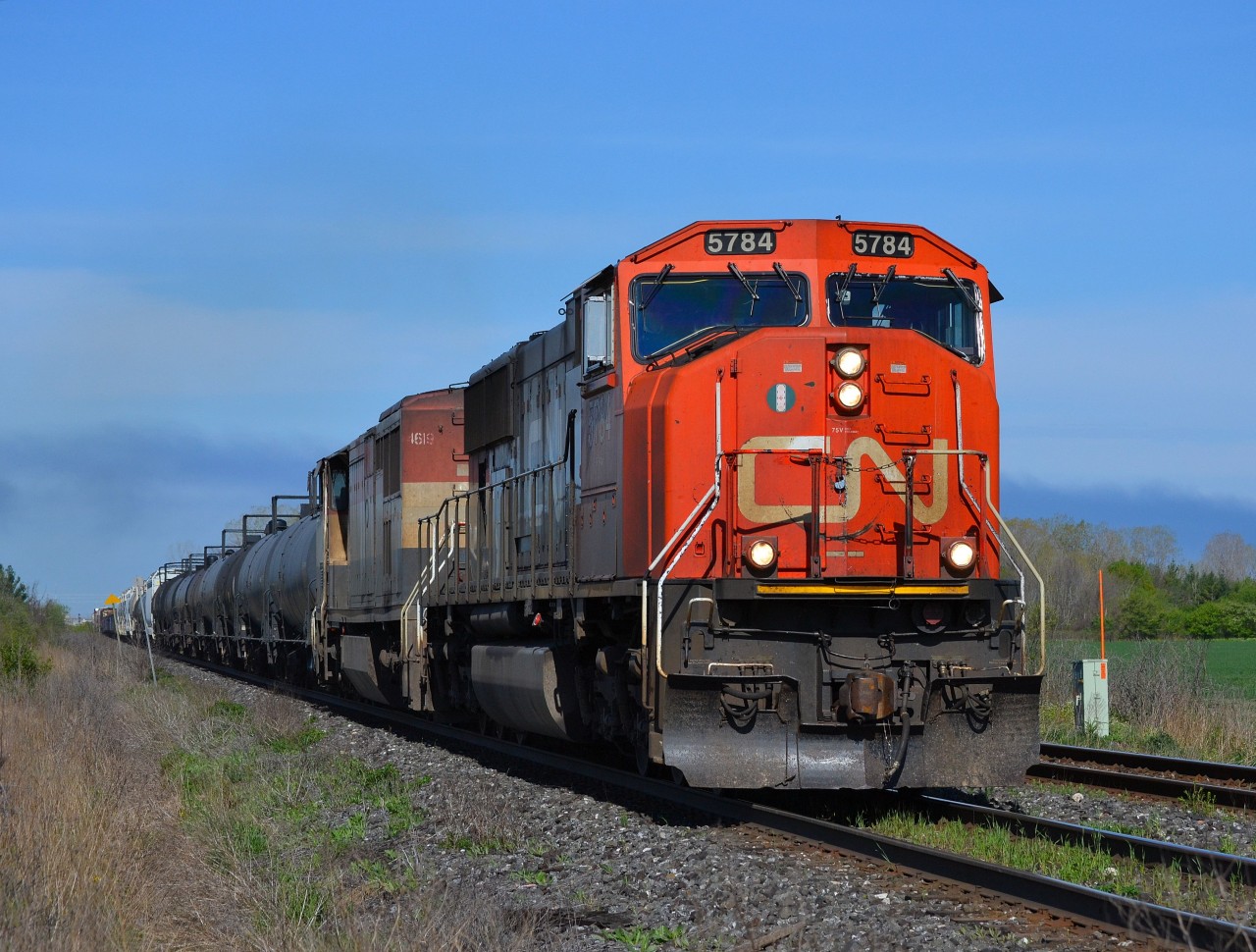 CN 509 departs Sarnia and heads for London led by CN 5784 and BCOL 4619