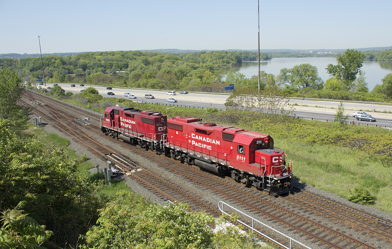 3111 leads CN 541 north to Guelph Junction, on its way to London.