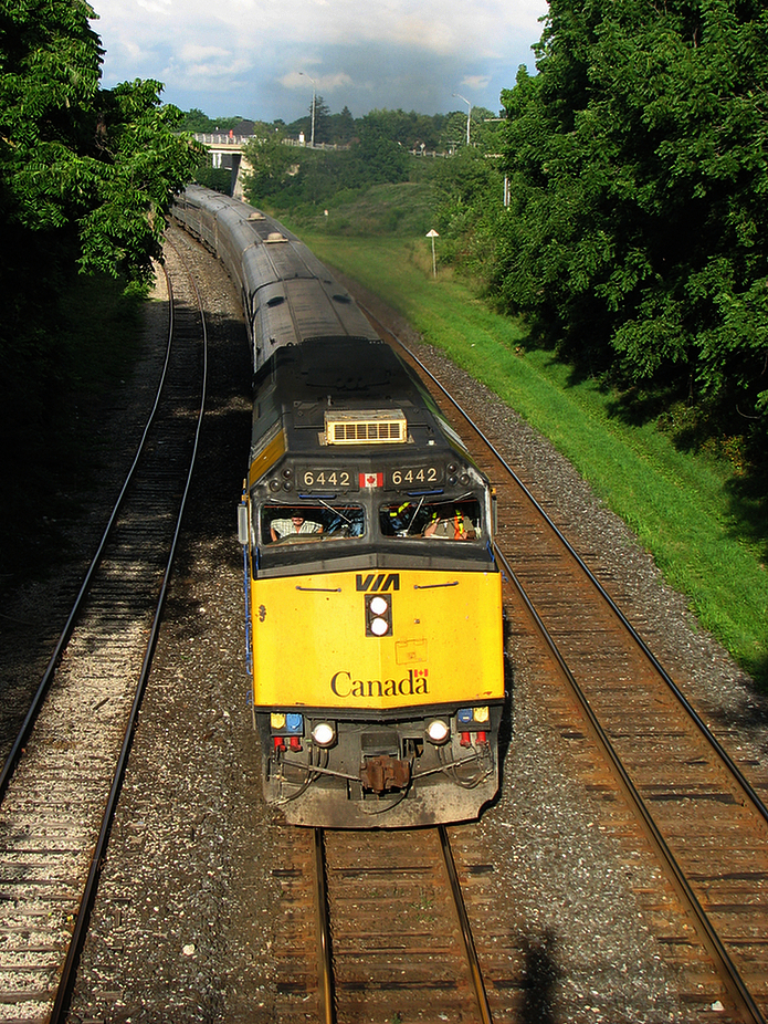 VIA 75 departs Woodstock.