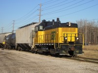 ETR 104 works the Ojibway Yard, out in West Windsor.