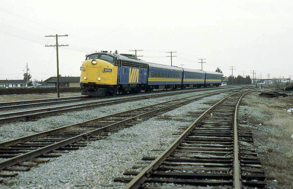 VIA 621 led by the last CN,s FPA 9.