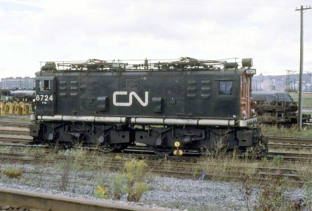 CN 6724 resting in the yard .