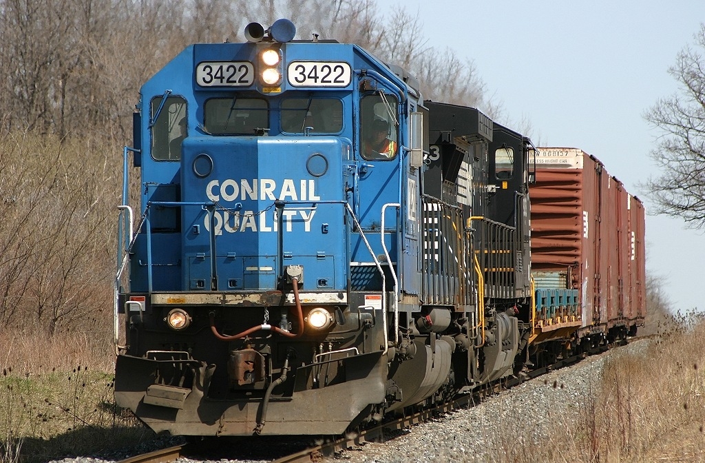 NS 327 eases down the former L&PS with four cars for St. Thomas