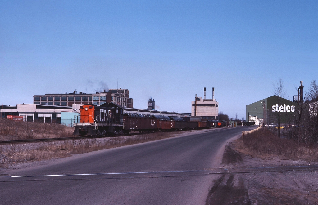 CN 8173 pulls out of Stelco