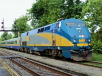 VIA 904 EPA-42A train arrive at Via station in St-Lambert on rte 620 to Québec city.