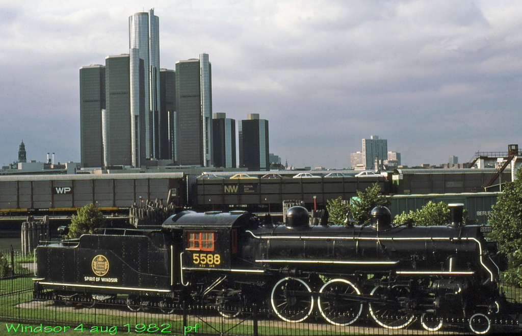 CN 5588 in display opposite Detroit downtown.