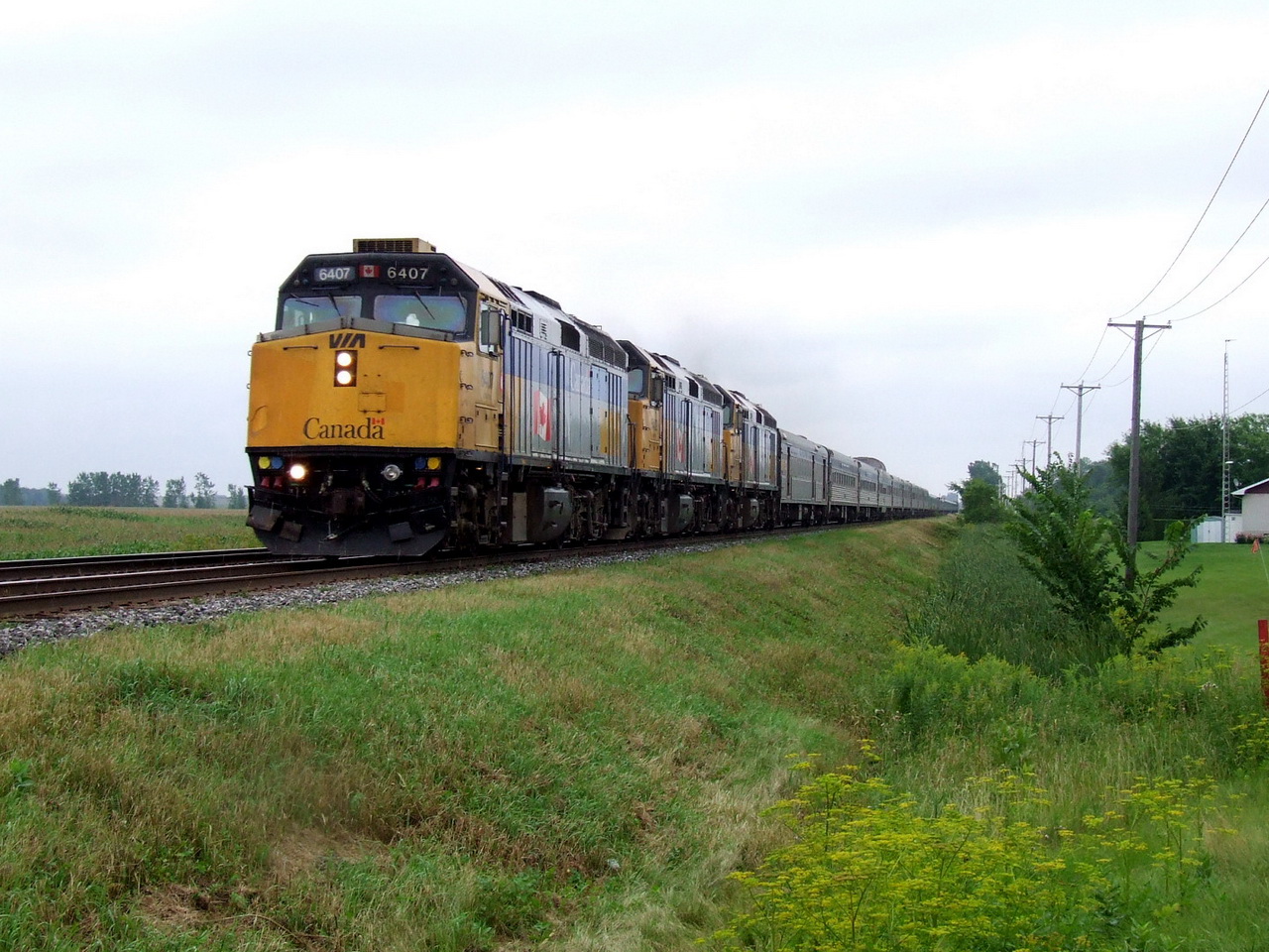 VIA 15 left Ste-Hyacinthe station 3 minutes ago,next stop St-Lambert.
