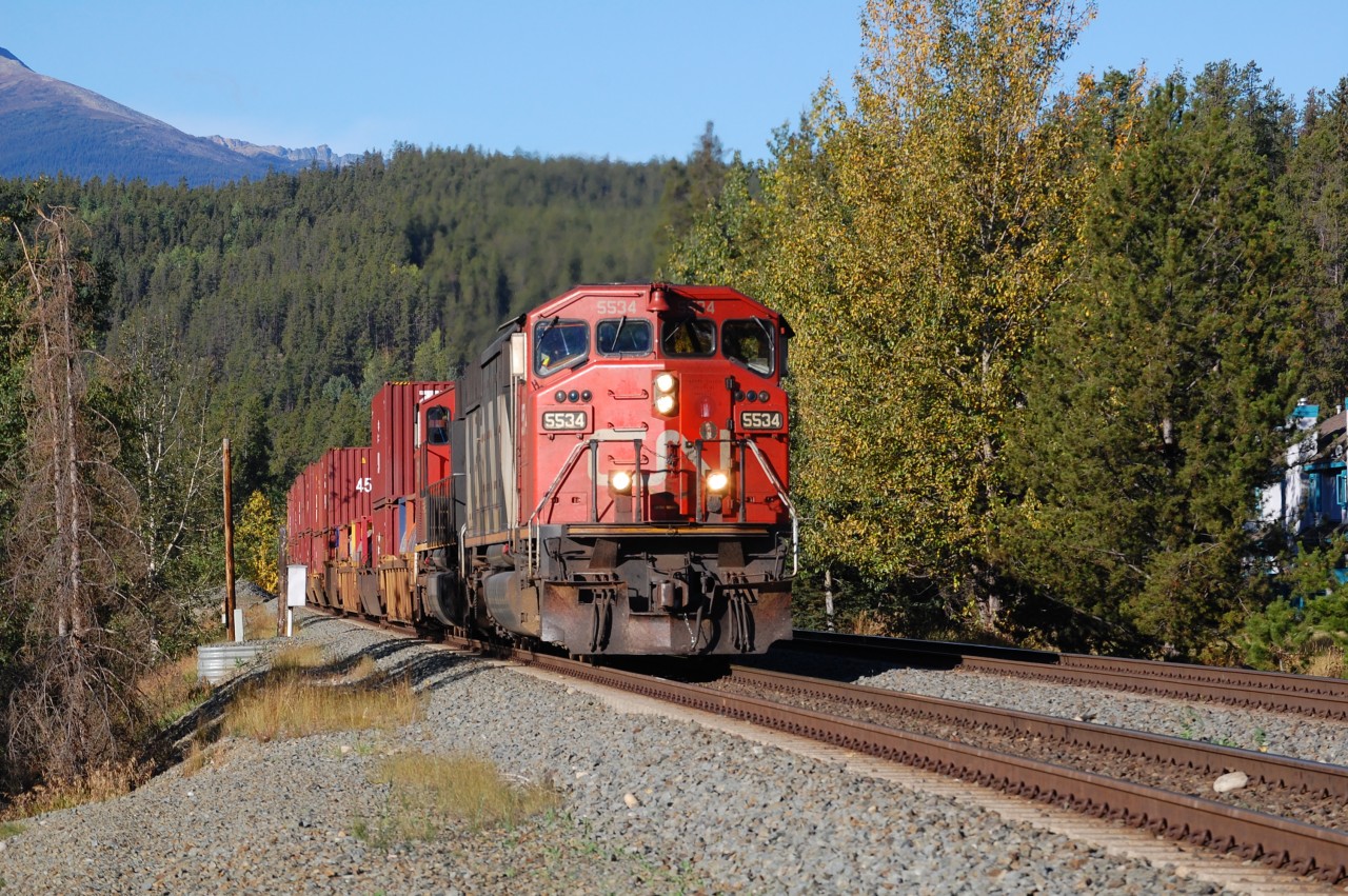 A eastbound CN intermodal almost arrived to Jasper yard for crew changing. An old CN SD60f #5534 was leading this train.
