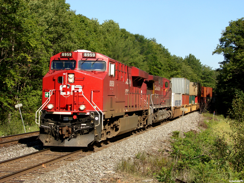 CP 8959 North with 119-20′s freight flies through Bala with 94 platforms from Vaughan Intermodal Terminal destined for Edmonton.