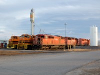 4 CP engines were ready to starte light to Montreal after a grain train arrived by the night of November 22, 2008 to Quebec city. We also see on picture 2 QGRY engines at the engines tracks