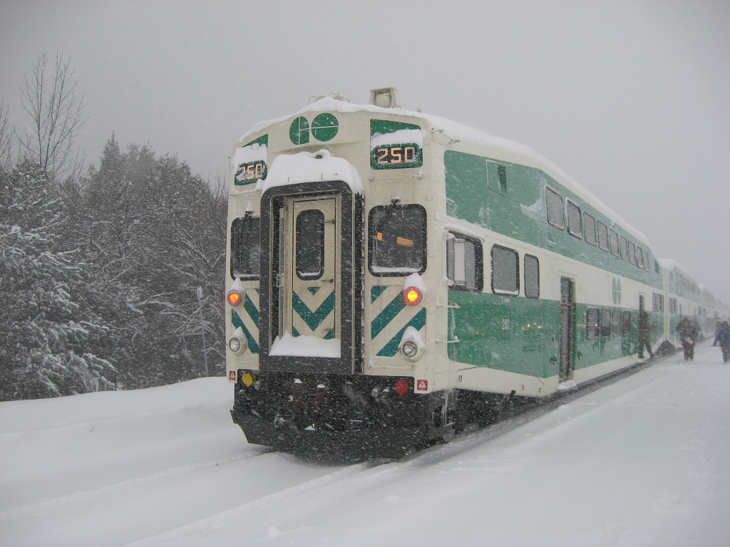 For the return of GO service to Barrie in December of 2007, a demonsration run was held on the Sunday before the start of regular service. Barrie received 6 inches of snow overnight and it did not stop until mid afternoon.