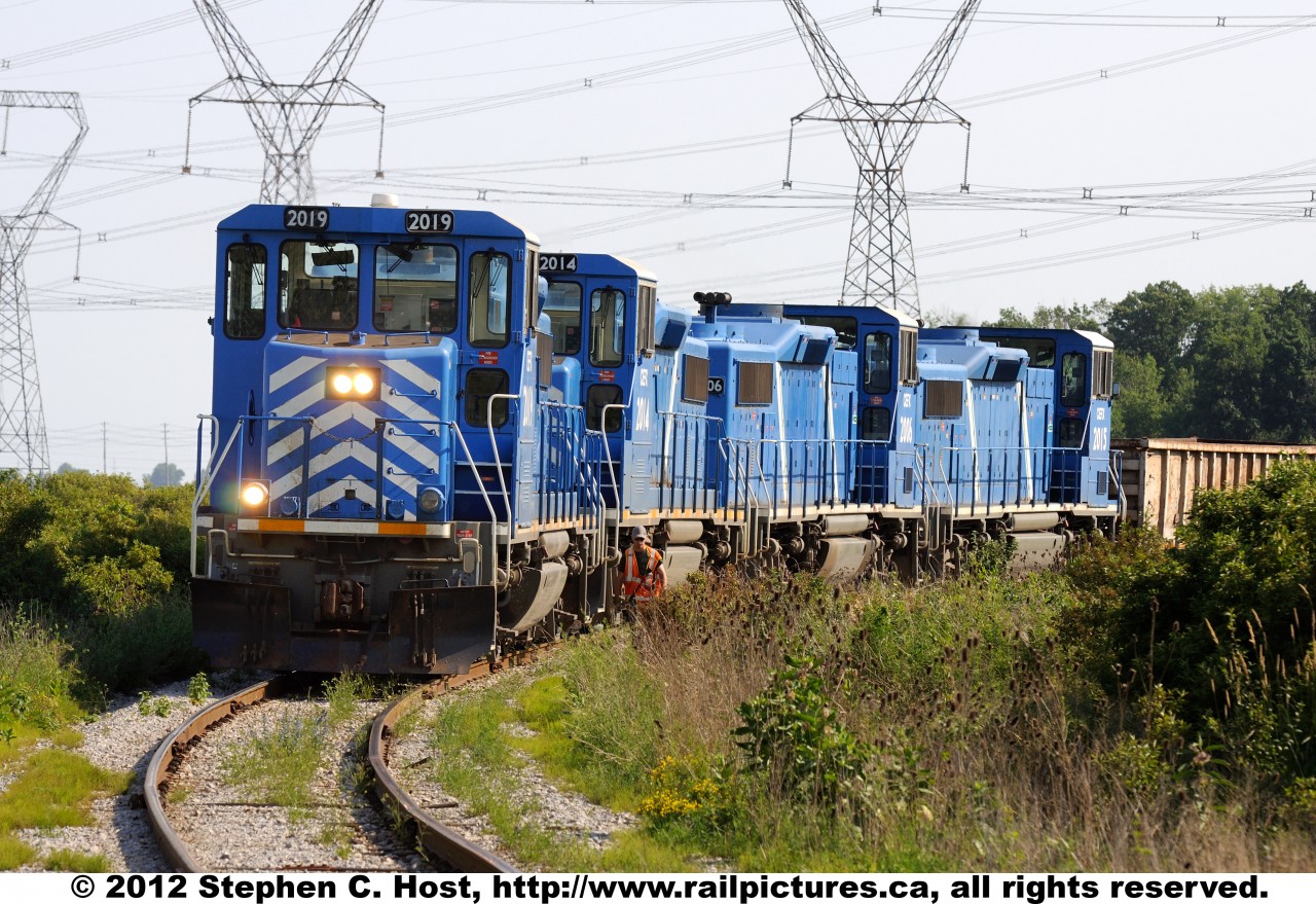 A few hours later, SOR 599, the day road switcher, with GP20D’s (2019, 2014, 2006, 2015) has arrived after switching US Steel Lake Erie works and is about to detatch from their cars and begin switching out Imperial Oil. For a view of the train earlier in the day, see this link http://www.railpictures.ca?attachment_id=4297