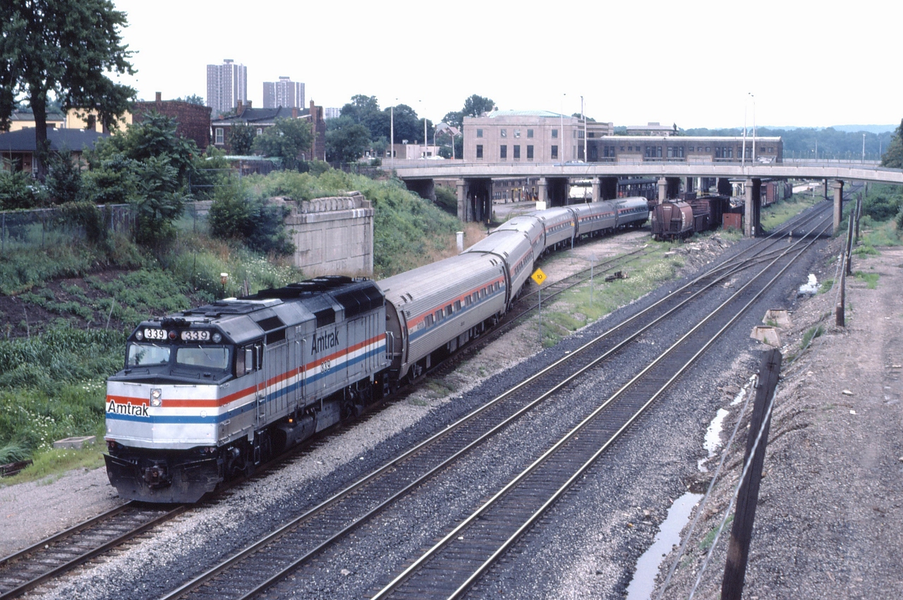 Amtrak 339 departs the Hamilton Station bound for Niagara Falls
