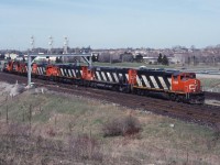 CN 318 rolls off the York sub with a nice mixture of light power