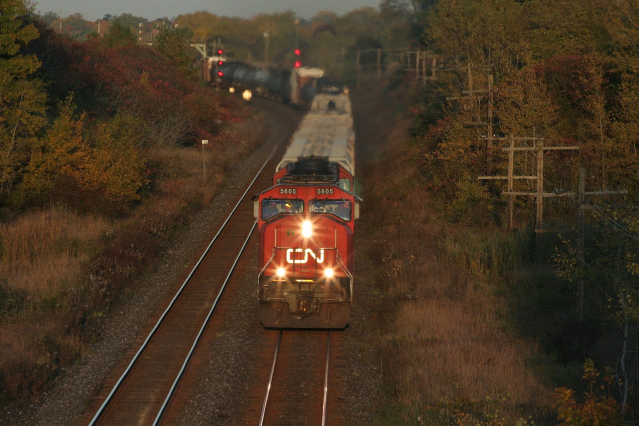 A CN westbound heads west out of Paris in the last bit of light on this nice autumn day.