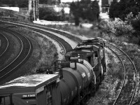 CN 376 pulls into Oshawa for work.