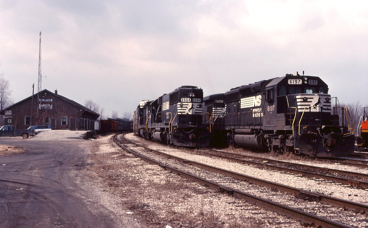 Power for the NS operation in Southern Ontario awaits the call for duty, one set operated to Windsor and the other to Buffalo.