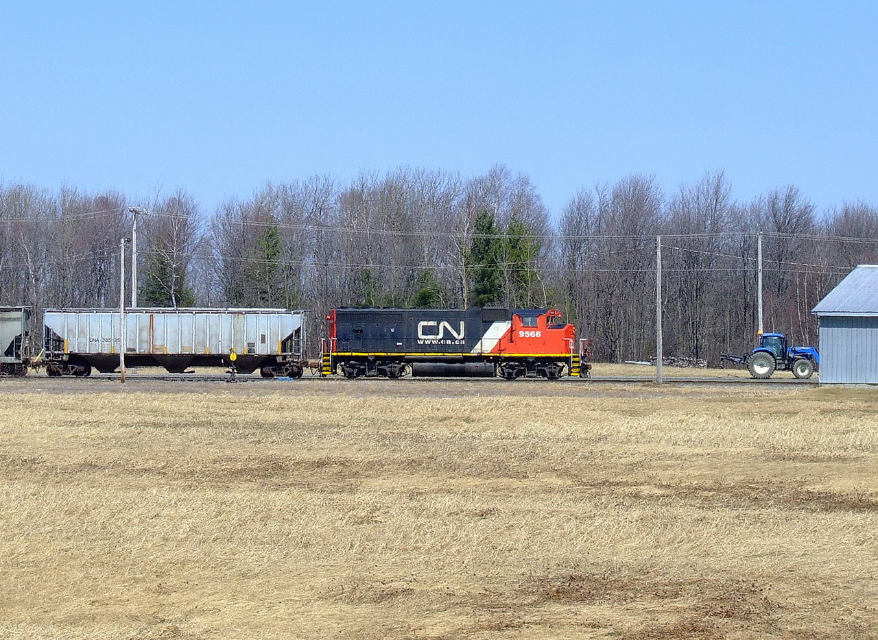 CN 514 just arrived from Bécancour.