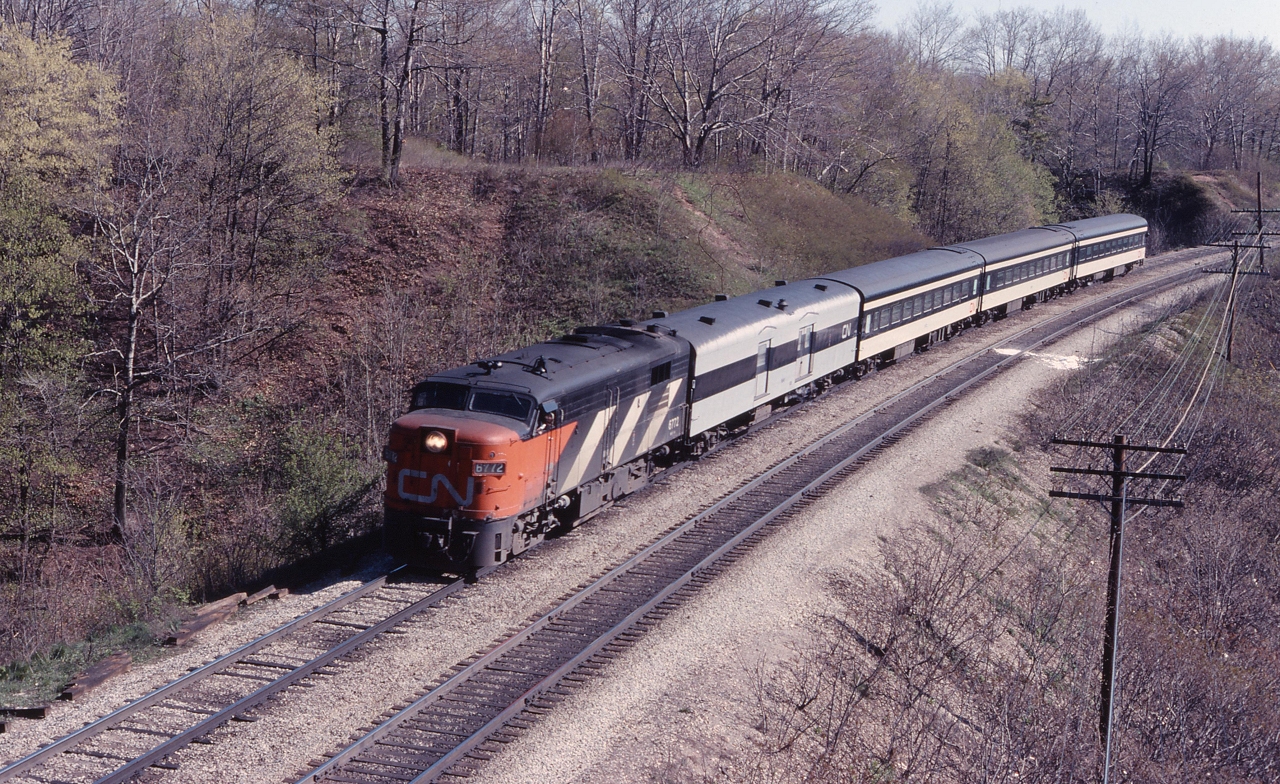 CN train 81 rolls into bayview behind FPA-4 6772