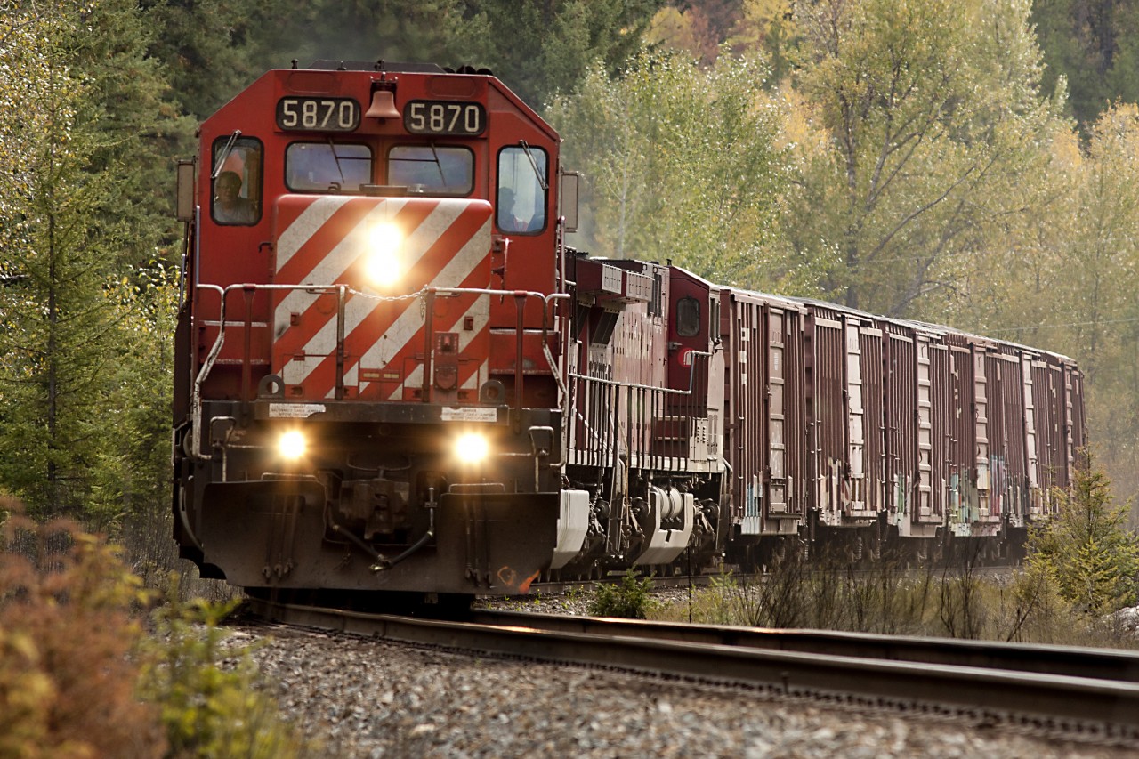 SD40-2 5870 heads up the "Skookie Switcher" south of Skookumchuck
