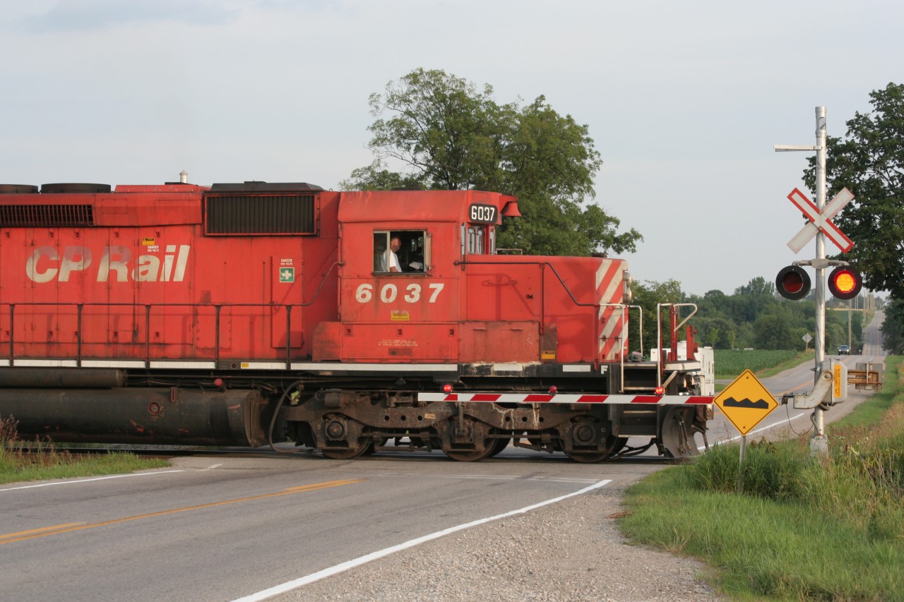 CP 6037 West prepares to enter CTC Wolverton from Galt on a warm summer evening.